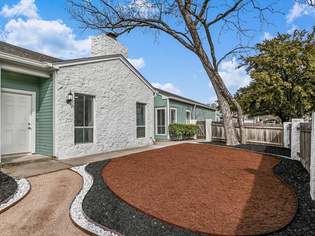 417 Towne Park Trl