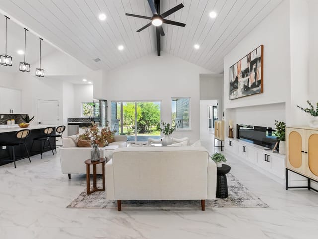 418 Bedford Dr