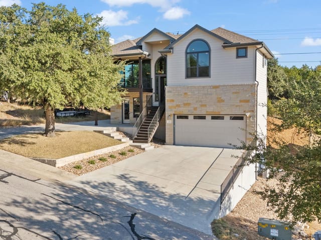 418 N Summit Ridge Dr N