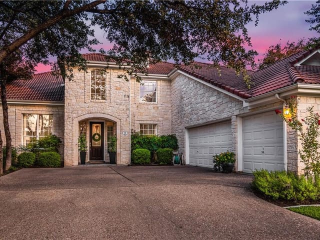 42 Hedgebrook WAY