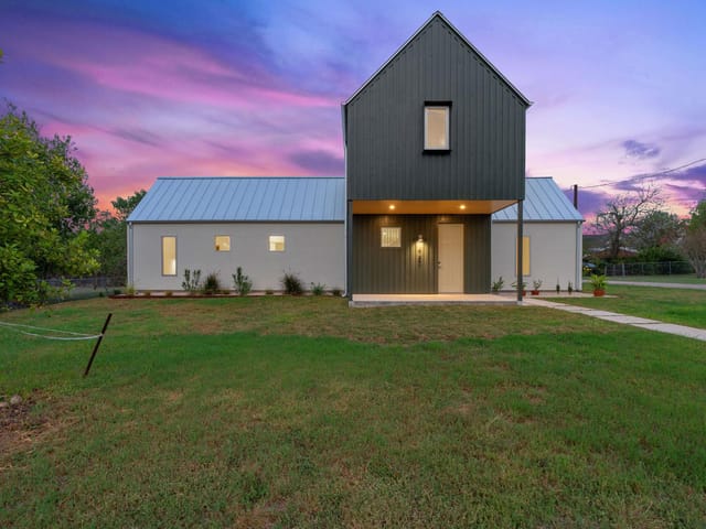 420 S Brazos ST