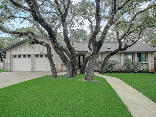 4203 Travis Country Cir