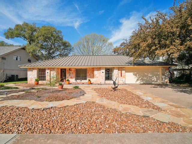 4204 Travis Country Cir