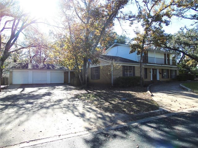 4205 Deepwoods DR
