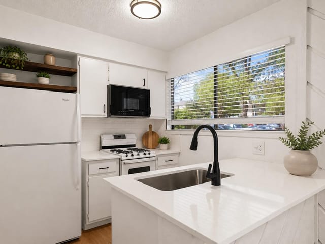 4205 Speedway Ave Unit #112