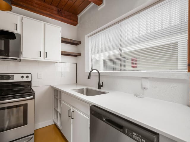4205 Speedway Ave Unit #202
