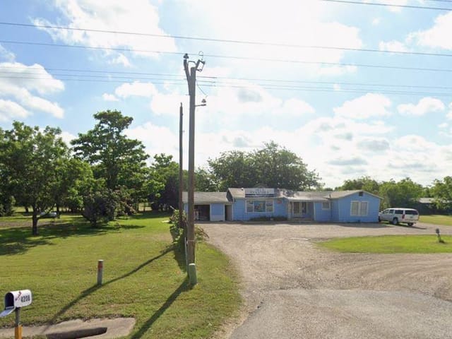 4208 N Main St