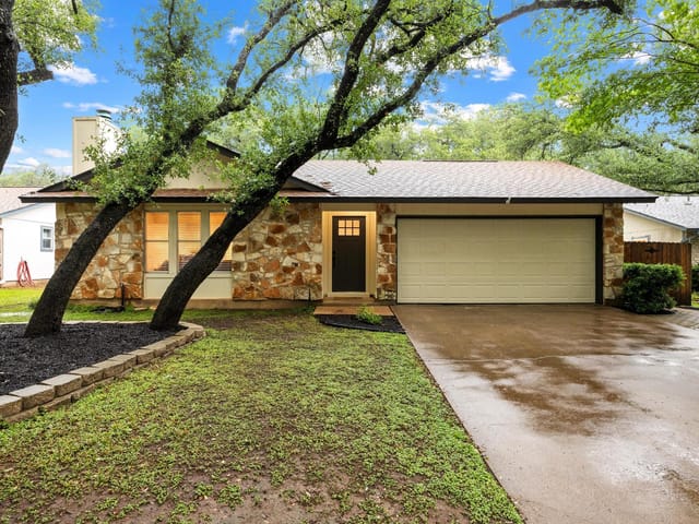4210 Harcourt Dr