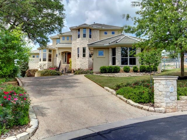 4212 Canoas Dr