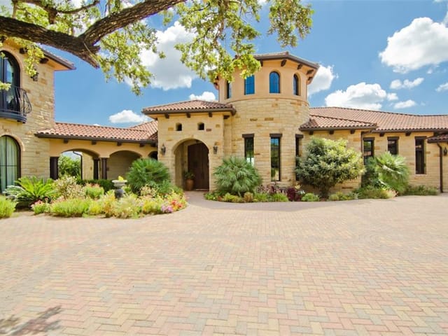 4212 Serene Hills Dr