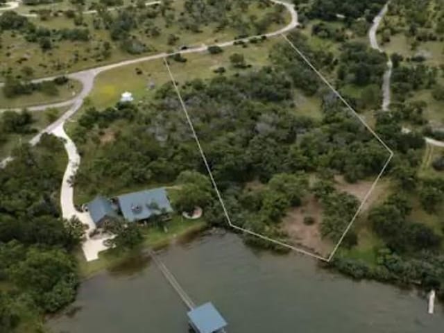 4215 Sunset Cliff RD