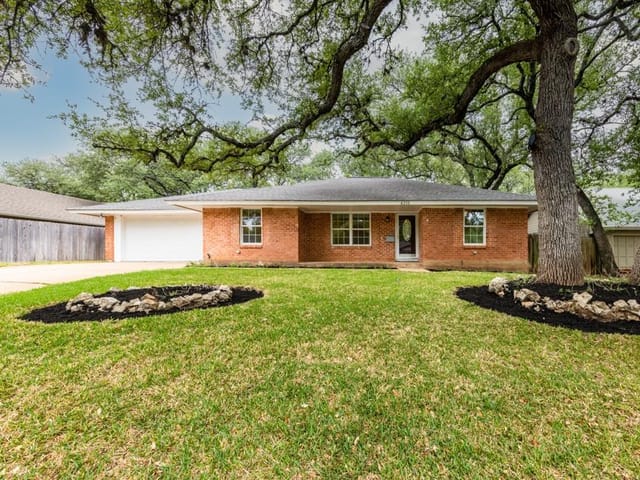 4216 Deepwoods Dr