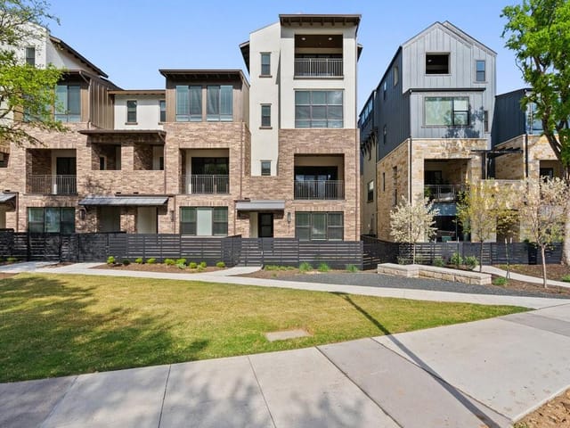 4218 Elevator Dr