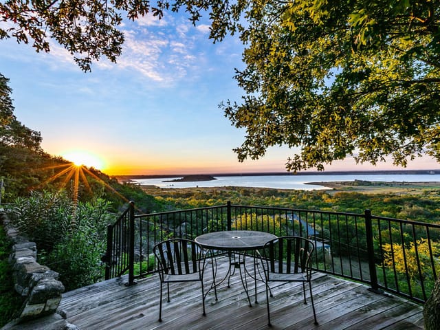 4219 Birdwatchers DR