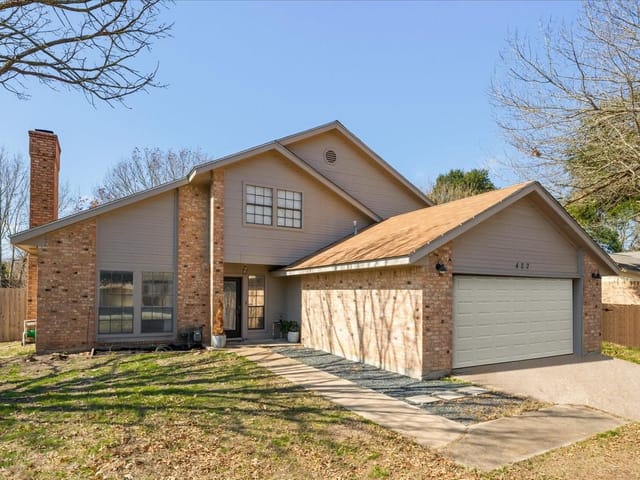 422 Connolly Cir W