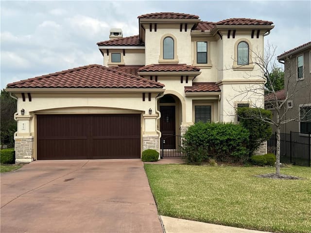 422 S Indianwood DR