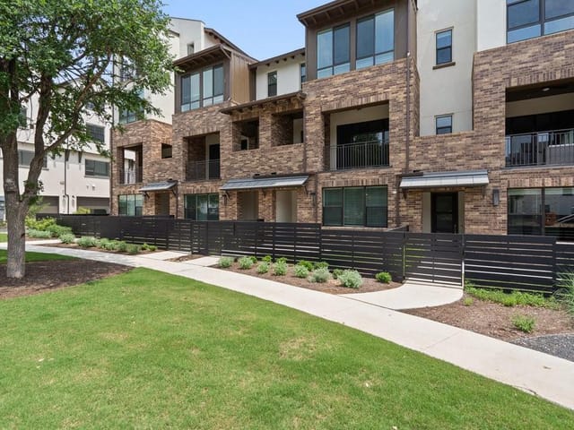 4220 Elevator Dr