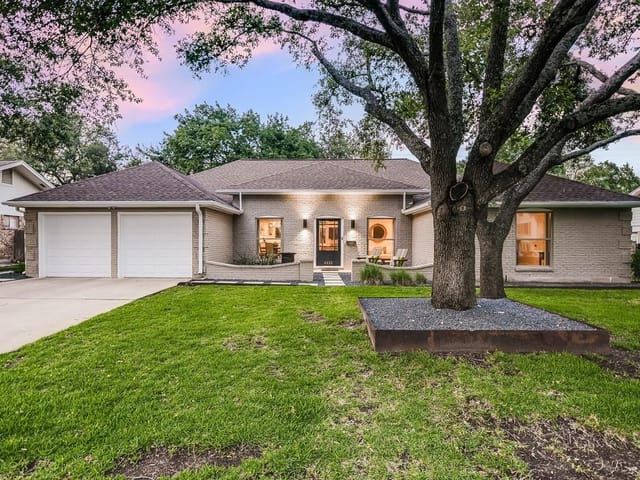 4220 Lostridge Dr