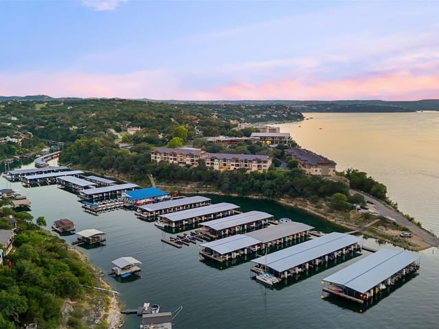 423 Marina Village CV Unit #423 - front exterior - Luxury home in Marina Village At Lakeway Condo, Austin, TX