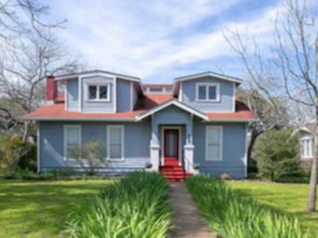 423 S Main St