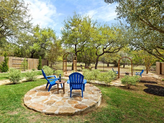 425 Catalina LN
