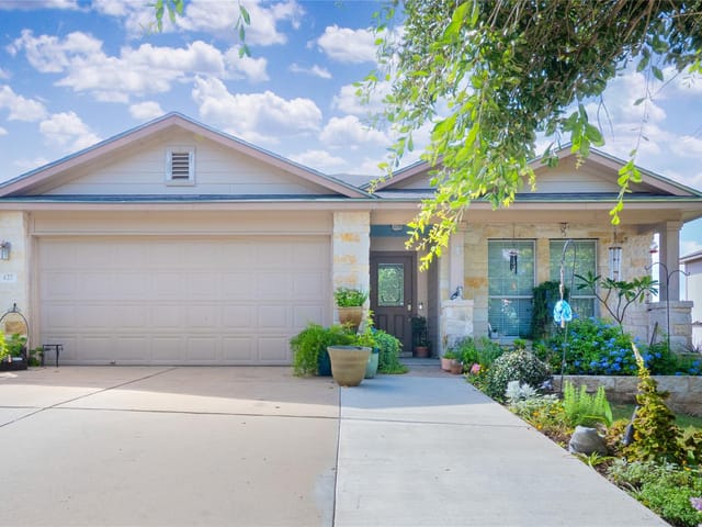 427 Buckingham DR