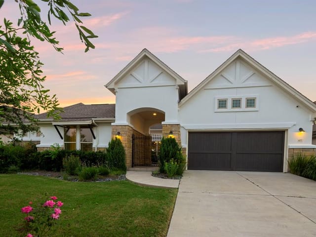 427 Jacksdaw Dr
