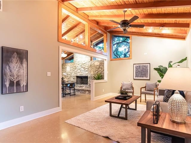427 Ridgewood RD