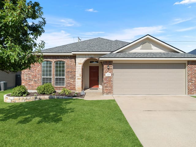 428 Parkfield LN