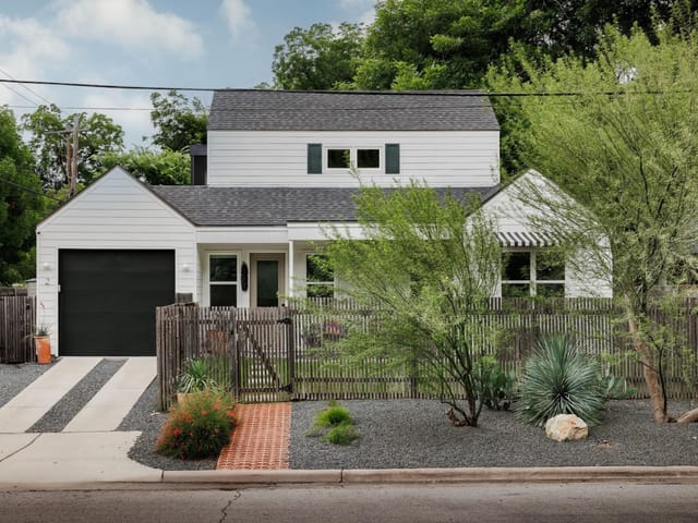 43 Lynn ST
