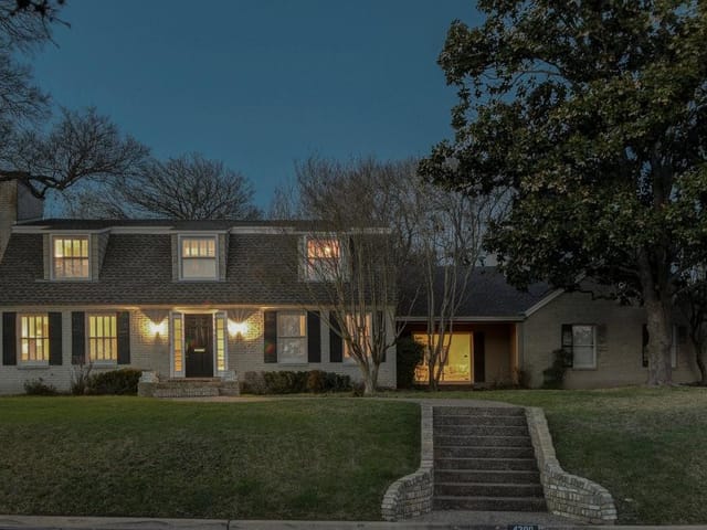 4300 Farhills Dr