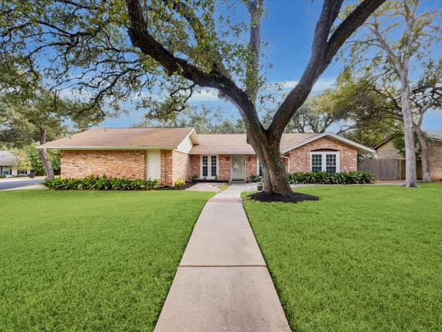 4301 Andalusia Dr