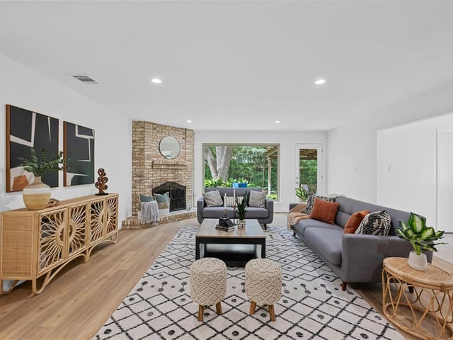 4303 Malaga Dr