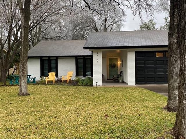 4304 Andalusia Dr