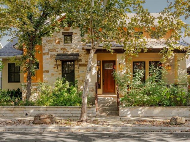 View 4304 Scales ST 4304 Scales ST - property photo 1 - Luxury home in Austin, TX
