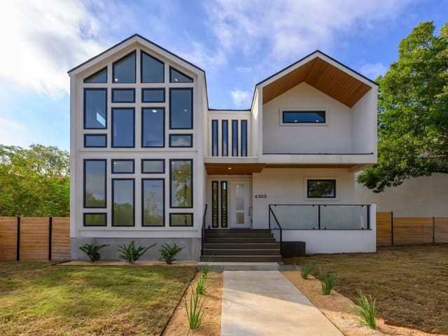 4305 Mount Vernon Dr