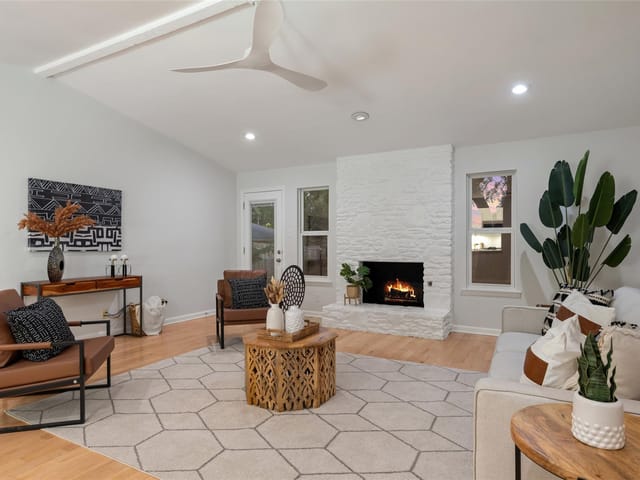 4305 Yucatan Ln