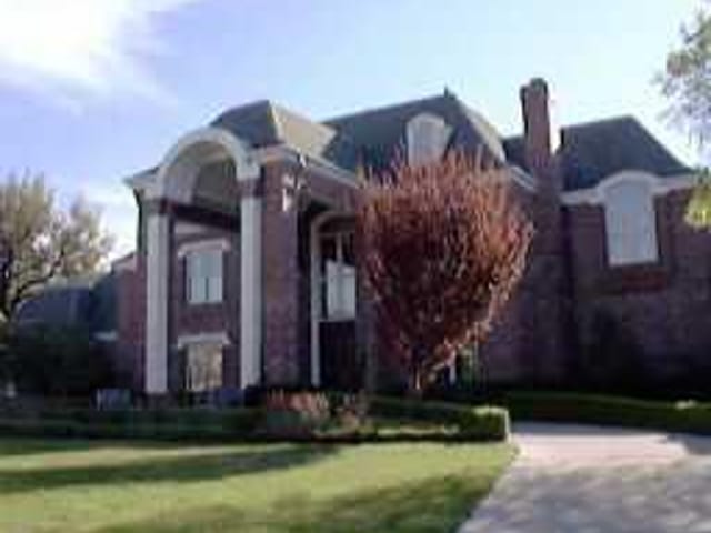 4306 CHURCHILL DOWNS DR