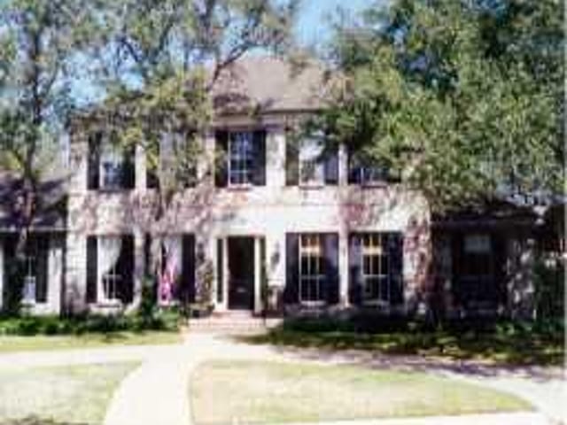 4306 DEEPWOODS DR