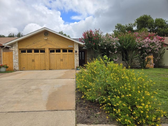 4306 Red Cloud Dr