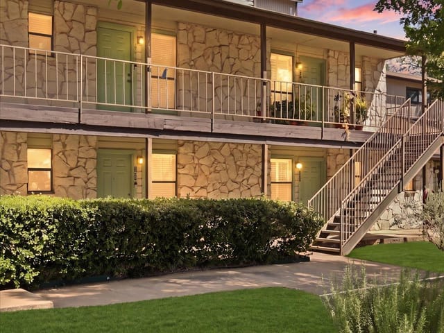 4307 S 1st ST Unit #206
