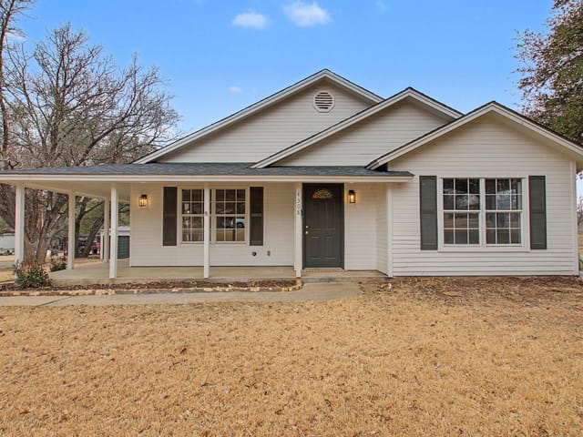 4308 Mountain View Dr