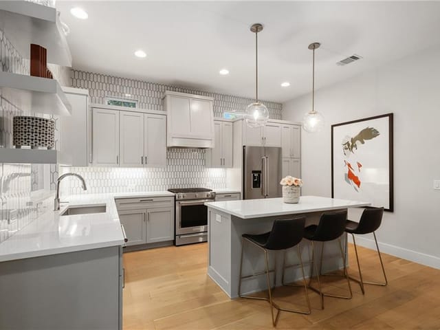 4309 Leslie Ave Unit #A