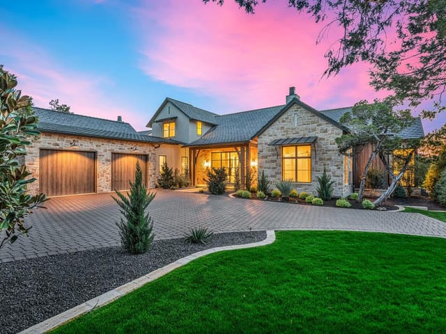 4312 Amarra Dr