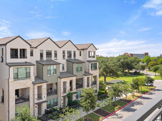 4313 Prevail LN