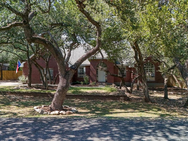 4319 Miramar DR