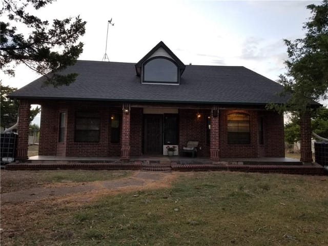 433 Crossroads DR