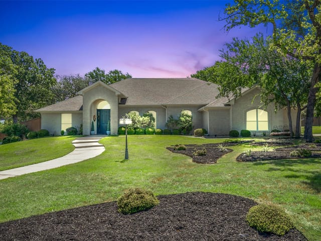 4340 Lago Vista Dr