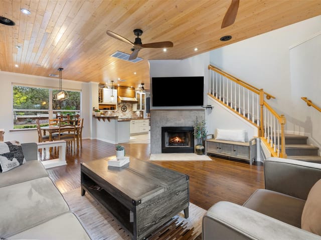 4345 Canyon Glen Cir