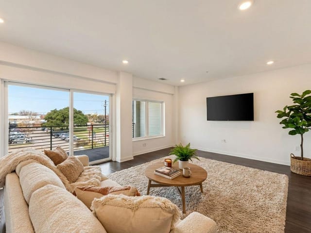 4361 S Congress Ave Unit #309